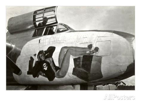 nose-art-pin-up