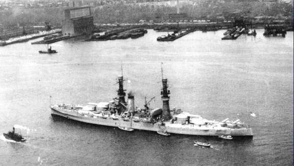 1927 - USS Arizona BB-39 seen off NY