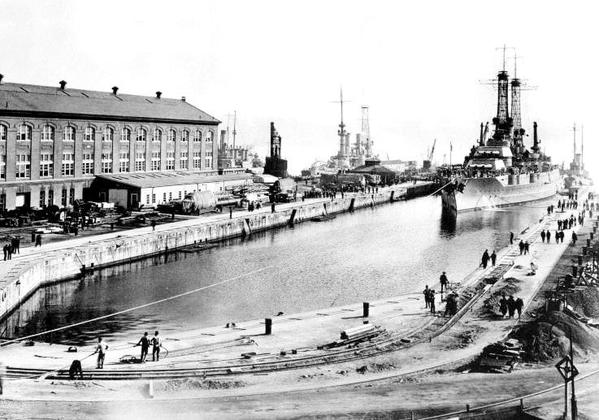 Sept. 23, 1919 - USS Idaho BB-42 entering the drydock at Puget Sound Navy Yard Bremerton, Wa. 