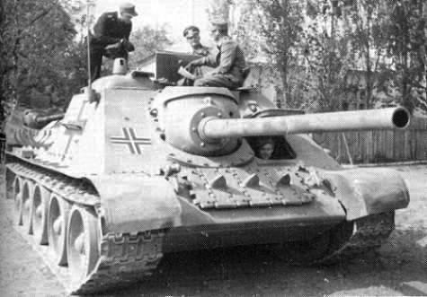 Captured Soviet SU-85 in German service, Summer 1944, dark yellow and large Balkenkreuz