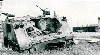 M-113 capturado pelo VC no Tet e destruído por M-48