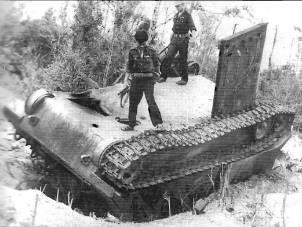 M-113 pego por mina anti-tanque