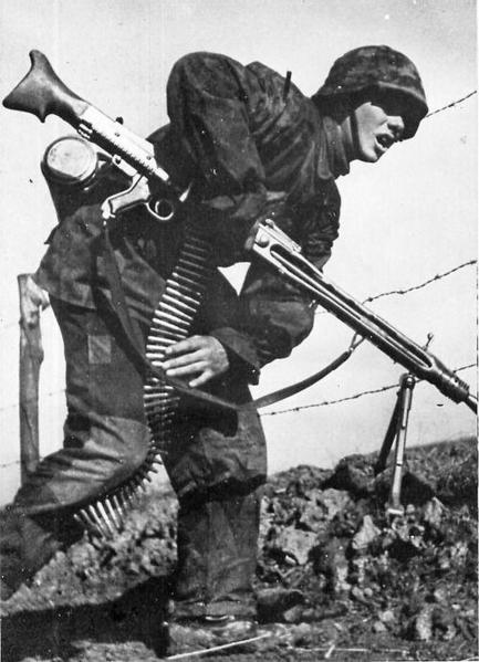 Waffen SS soldier with MG42