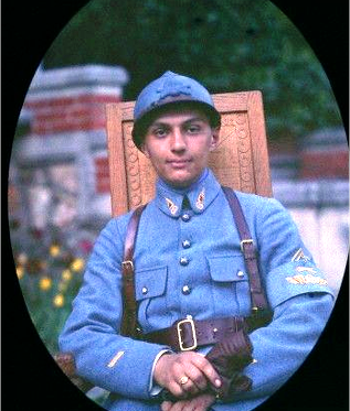 World War I. French soldier [France). Autochrome. Ca. 1918. WWI Pinterest - Mozilla Firefox_2