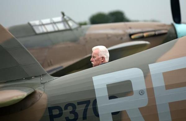 Visitors were allowed to walk between aircraft