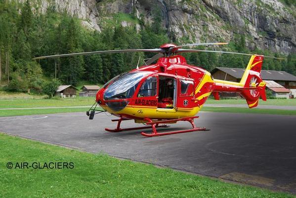 Airbus Helicopters EC135 AIR-GLACIERS [1)