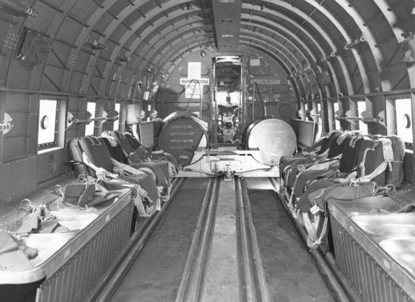 22 - Interior do C-47