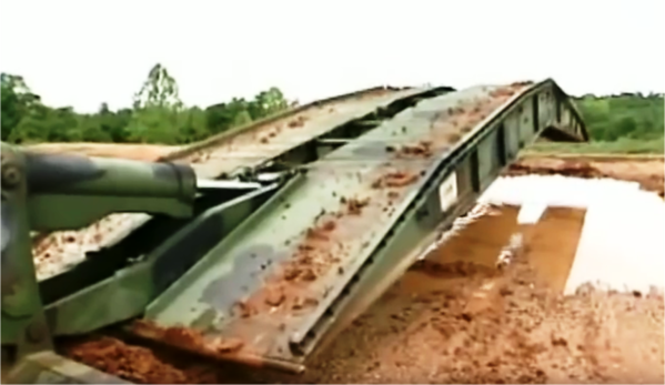 Extreme Machinery - Armoured Vehicle Launched Bridge [AVLB) - YouTube - Mozilla Firefox_2