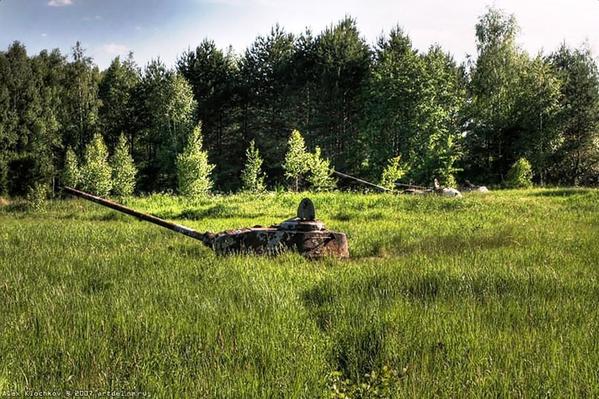 10_base_de_tanques_abandonada_na_russia