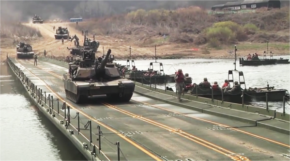 U.S. Army Builds Floating Bridge & Crosses It With Tanks - YouTube - Mozilla Firefox_4