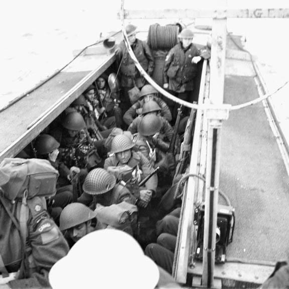 nfantrymen-of-le-rc3a9giment-de-la-chaudic3a8re-an-a-landing-craft-assault-lca-alongside-h-m-c-s-prince-david-off-the-coast-of-england-9-may-19441