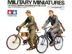 Resultado de imagem para GERMAN SOLDIERS WITH BICYCLES 1/35 TAMIYA